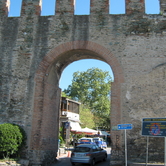 Πορτάρα στην οδό Επταπυργίου