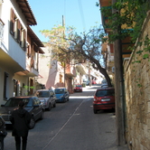 Ανηφορικός δρόμος στην Άνω Πόλη