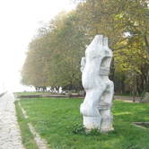 Γλυπτά στον παραλίμνιο (Δώδεκα)