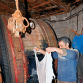 Σιωπή στα Ταμπάκικα