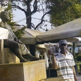 Πουλώντας cd