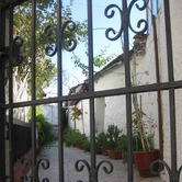 Αυλή στην οδό Μουσών