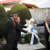 Κατάθεση στεφάνου στο μνημείο για τον ποιητή Φώσκολο