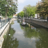 Το ποτάμι διασχίζει την πόλη