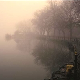 Ο μώλος με ομίχλη