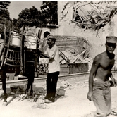 Φωτογραφία από την κατεστραμμένη πόλη